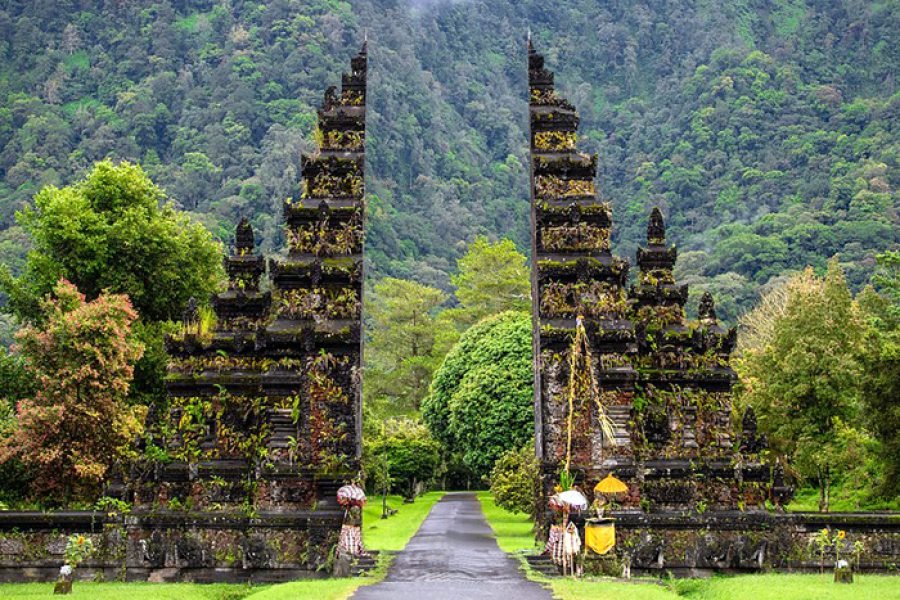 Bali 4 Days 3 Nights – Uluwatu & Bedugul Highlights