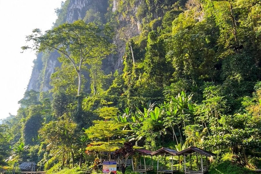Grand Indochina Serenity: An Impressive Journey from Luang Prabang to Vang Vieng & Vientiane