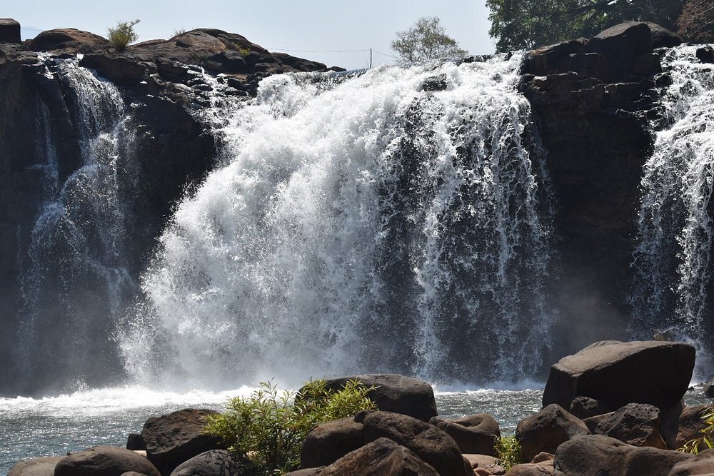 Laos Timeless Heritage Journey: From Sacred Luang Prabang to the Mystical 4,000 Islands