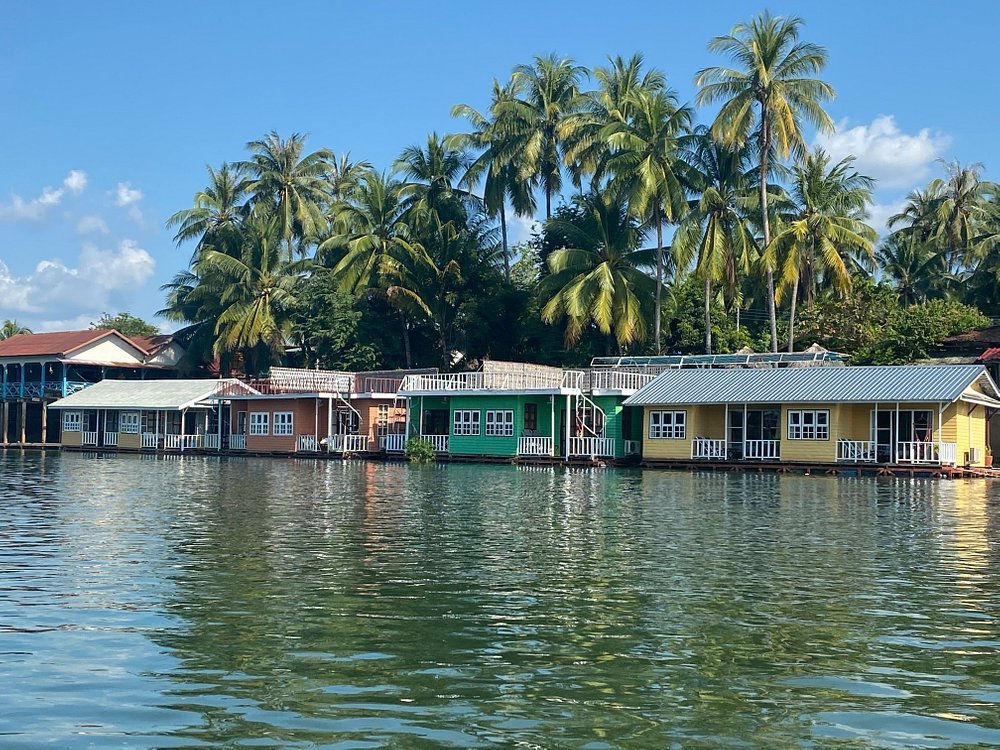 Laos Timeless Heritage Journey: From Sacred Luang Prabang to the Mystical 4,000 Islands