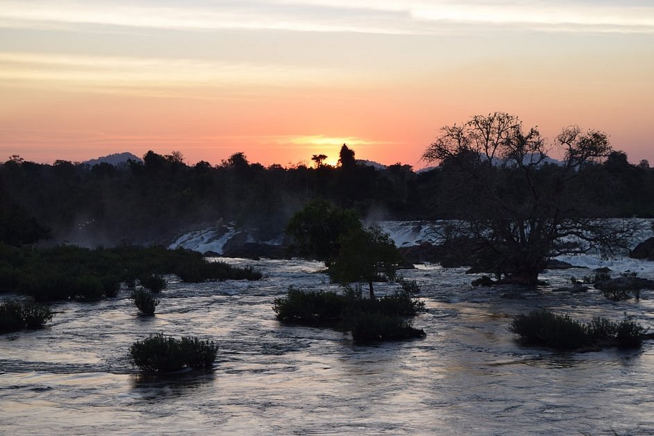 Laos Timeless Heritage Journey: From Sacred Luang Prabang to the Mystical 4,000 Islands