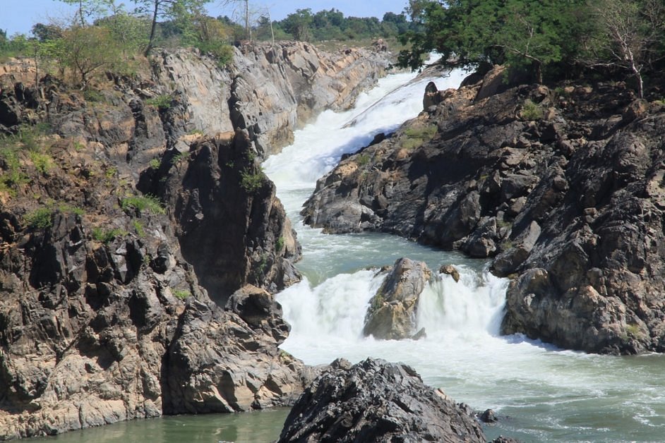 Laos Timeless Heritage Journey: From Sacred Luang Prabang to the Mystical 4,000 Islands